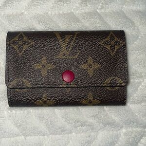 Brand New *** Louis Vuitton 6 keys holder Monogram canvas
